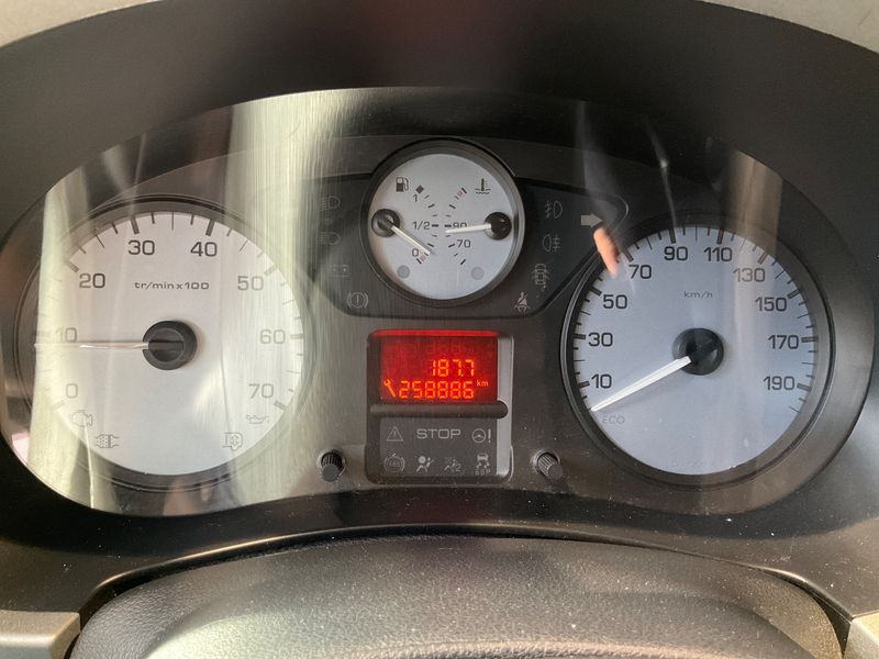 Citroen Berlingo 1.6 e-HDi Selection — zdjęcie 4