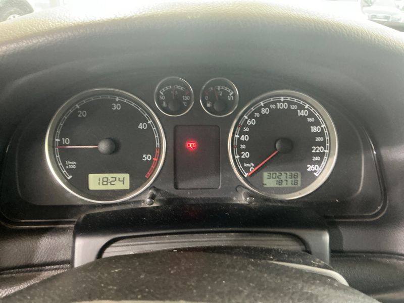 Volkswagen Passat 1.9 TDI Edition — zdjęcie 4