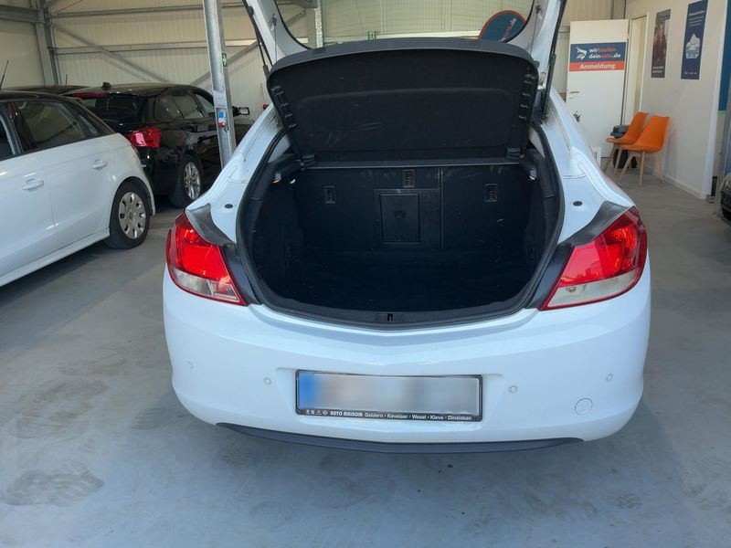 Opel Insignia 2.0 CDTI Sport — zdjęcie 10