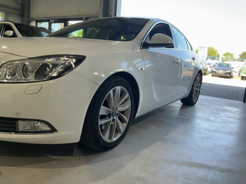 Opel Insignia 2.0 CDTI Sport — zdjęcie 2