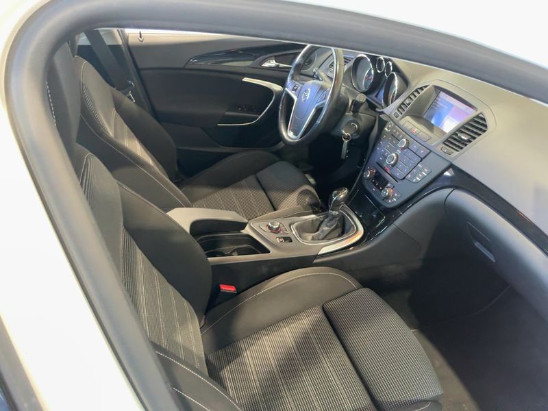 Opel Insignia 2.0 CDTI Sport — zdjęcie 11