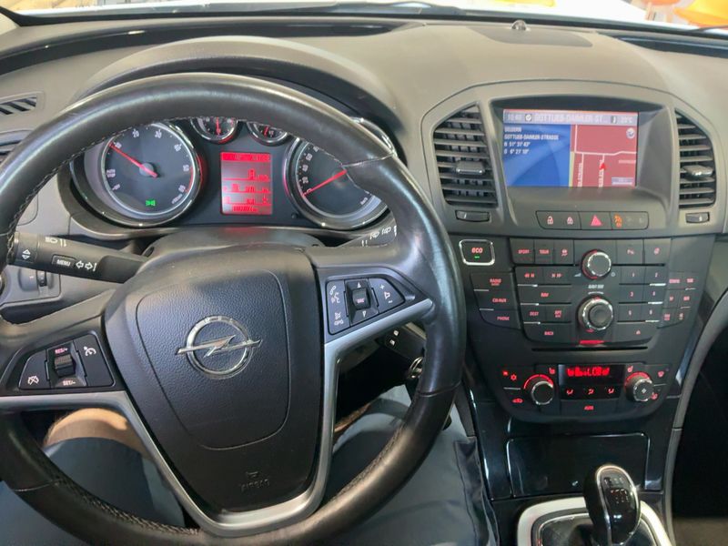 Opel Insignia 2.0 CDTI Sport — zdjęcie 12