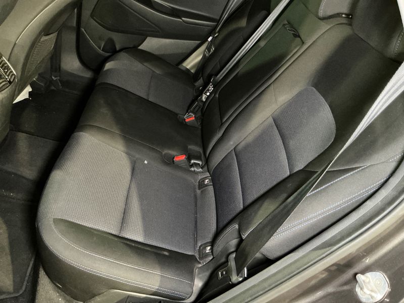 Hyundai Tucson 1.7 CRDi Comfort ISG 2WD 2015 – снимка 27