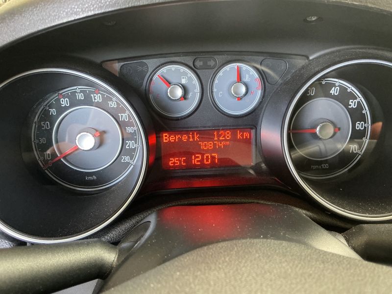 Fiat Punto 1.2 Pop — zdjęcie 13