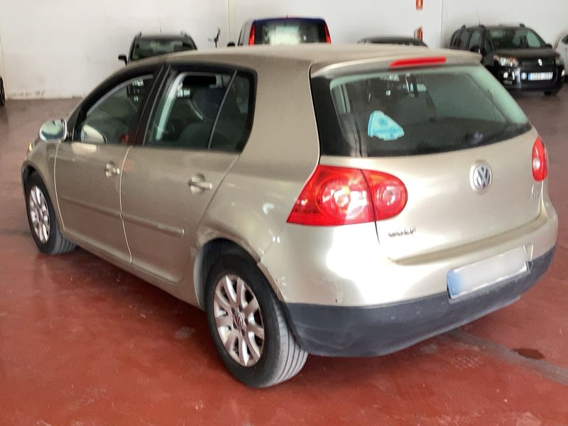 Volkswagen Golf V 1.9 TDI Highline — zdjęcie 3