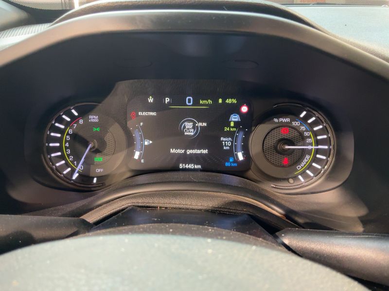 Jeep Renegade 1.3 T4 4xe Plug-in Hybrid S — zdjęcie 13