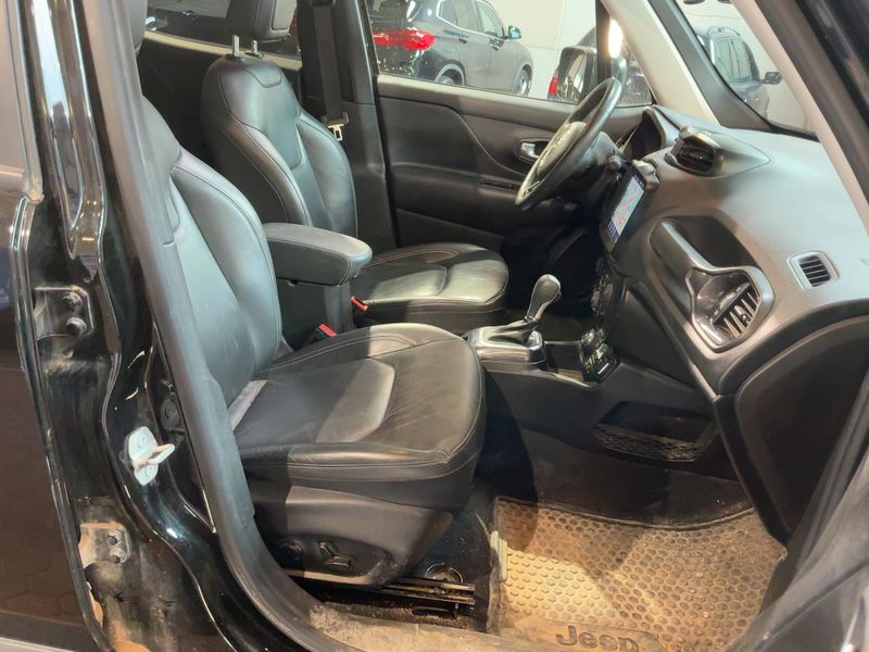 Jeep Renegade 1.3 T4 4xe Plug-in Hybrid S — zdjęcie 11