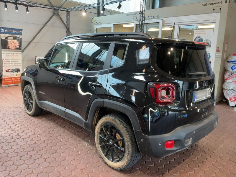 Jeep Renegade 1.3 T4 4xe Plug-in Hybrid S — zdjęcie 3