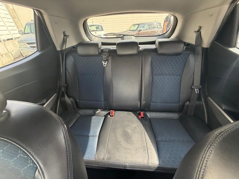 Ssangyong Tivoli 1.6 Start 4x2 — zdjęcie 13