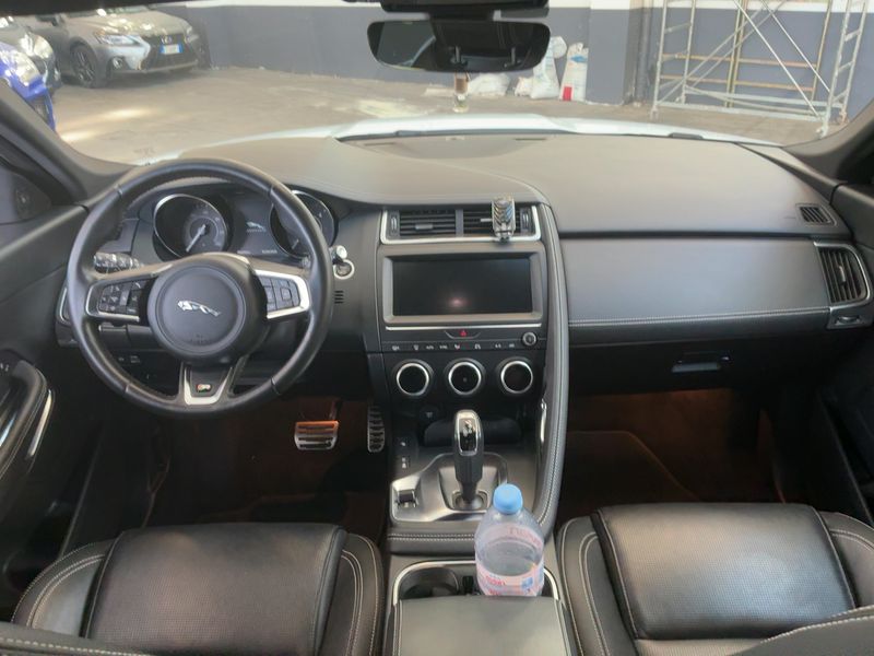 Jaguar E-Pace D180 R-Dynamic S AWD — zdjęcie 12