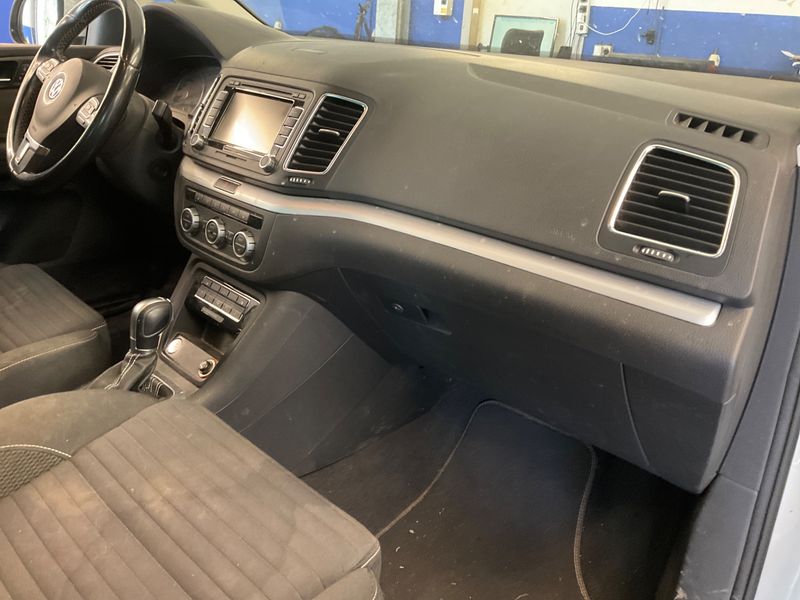 Volkswagen Sharan 2.0 TDI Cup BlueMotion Tech 2015 – снимка 26