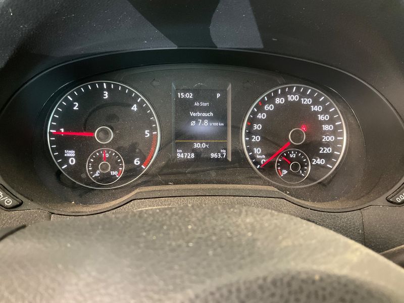 Volkswagen Sharan 2.0 TDI Cup BlueMotion Tech 2015 – снимка 19