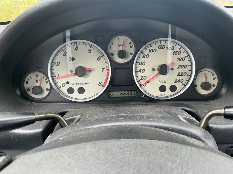 Mazda MX-5 1.6 Unplugged — zdjęcie 13