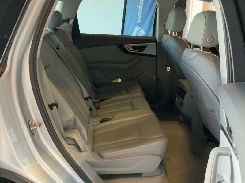 Audi Q7 3.0 TDI quattro Avus — zdjęcie 15