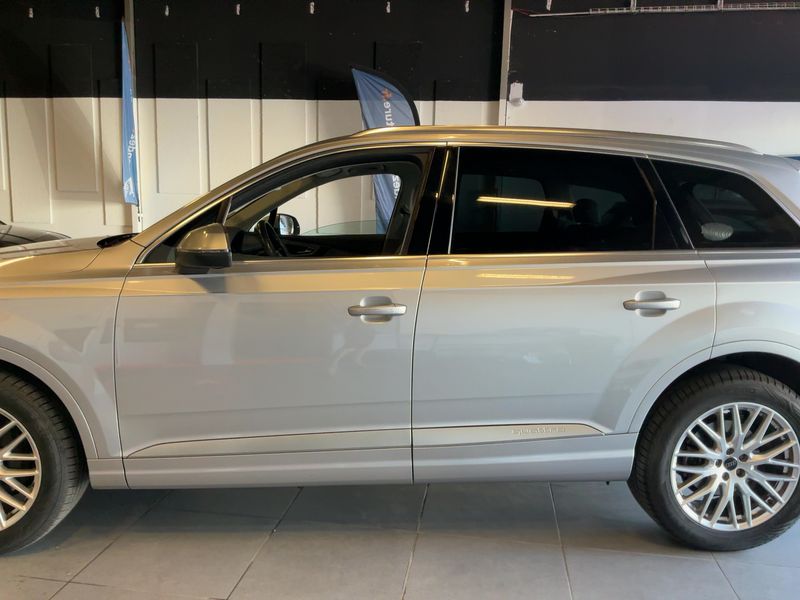 Audi Q7 3.0 TDI quattro Avus — zdjęcie 4