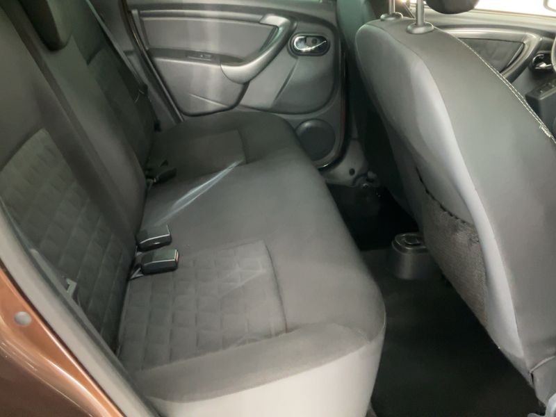 Dacia Duster 1.2 TCe Prestige 4x2 — zdjęcie 14