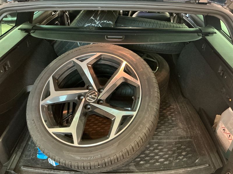 Volkswagen Passat 2.0 TDI Elegance 4Motion 2021 – снимка 15
