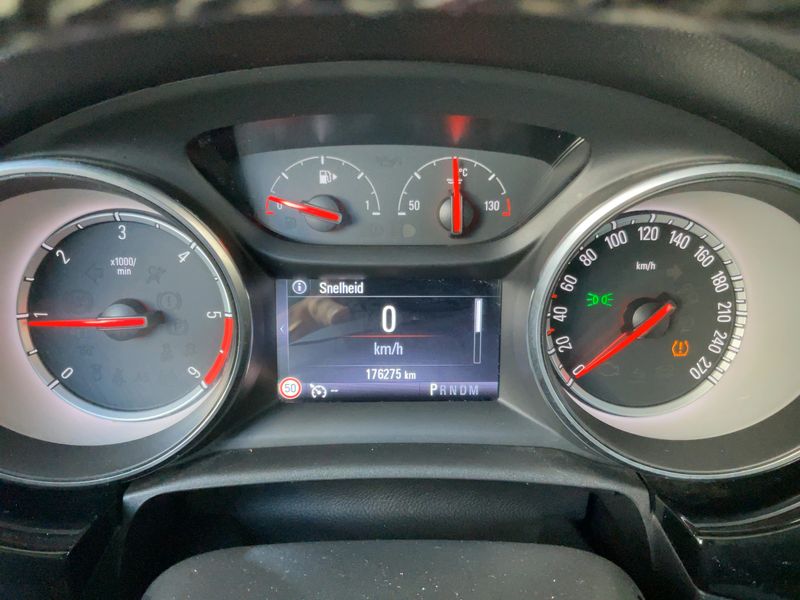 Opel Astra 1.6 CDTI DPF Innovation 2017 – снимка 18