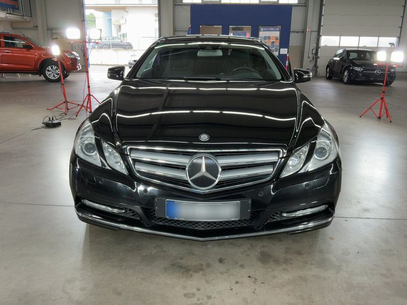 Mercedes-Benz E-Klasse E 350 CGI Elegance — zdjęcie 9