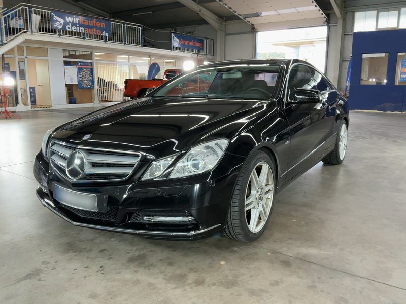 Mercedes-Benz E-Klasse E 350 CGI Elegance — zdjęcie 1