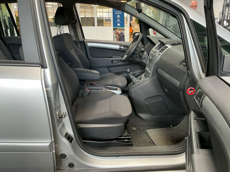 Opel Zafira 1.8 Edition — zdjęcie 3