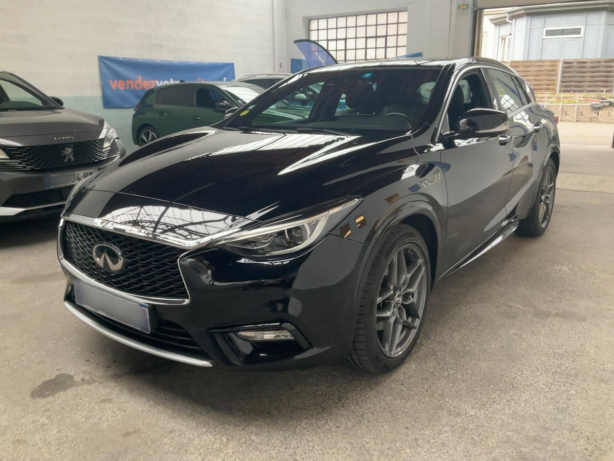 Infiniti Q30 2016