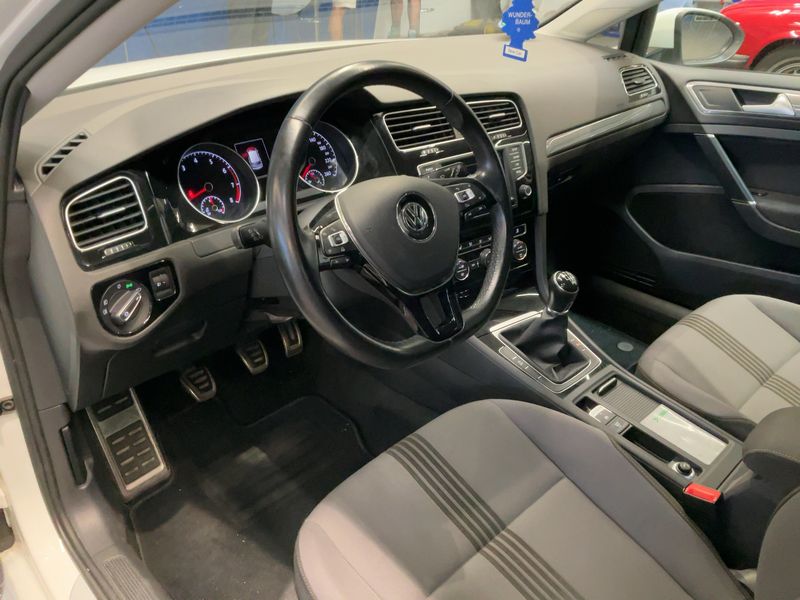 Volkswagen Golf VII 1.2 TSI Allstar BlueMotion Tech 2016 – снимка 17
