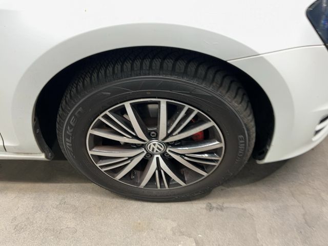 Volkswagen Golf VII 1.2 TSI Allstar BlueMotion Tech 2016 – снимка 11