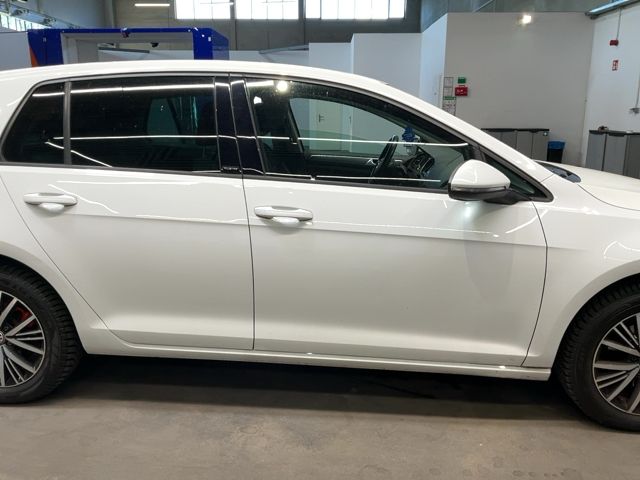 Volkswagen Golf VII 1.2 TSI Allstar BlueMotion Tech 2016 – снимка 10