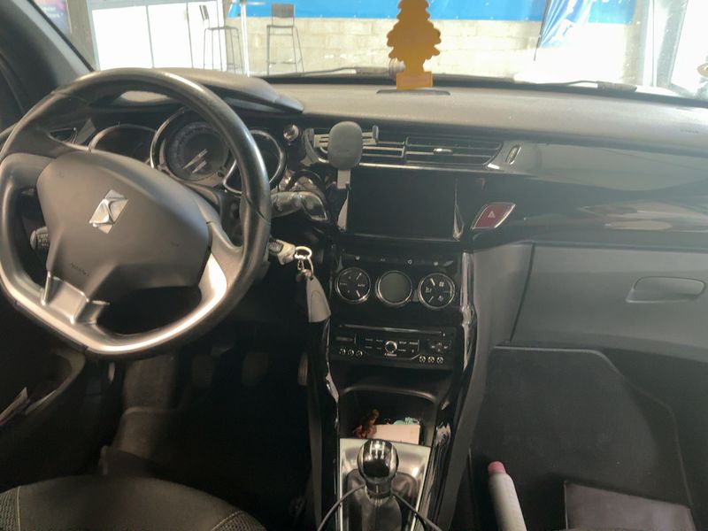 Citroen DS3 1.6 HDi SoChic — zdjęcie 12