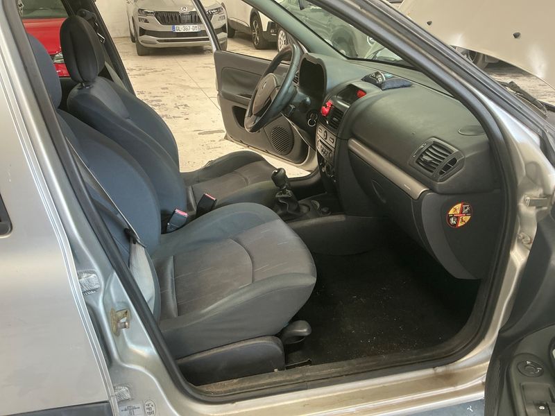 Renault Clio 1.2 Dynamique Confort 2005 – снимка 3