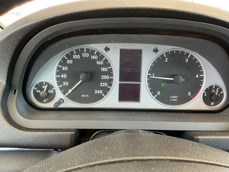 Mercedes-Benz B-Klasse B 180 CDI — zdjęcie 4