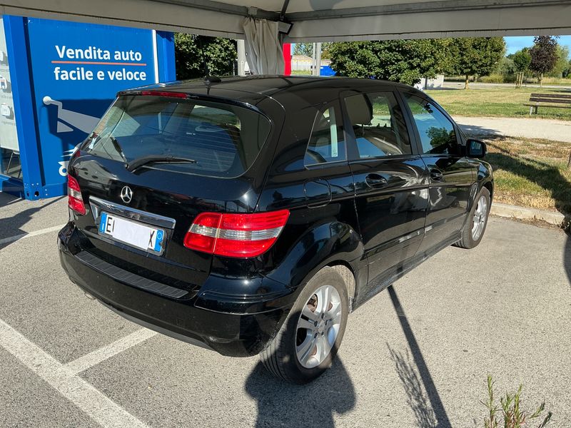 Mercedes-Benz B-Klasse B 180 CDI — zdjęcie 2