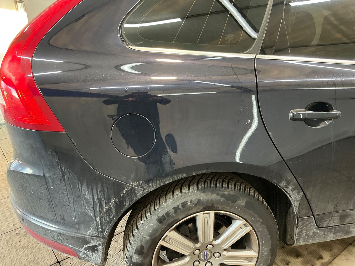 Volvo XC60 2017 — photo 24