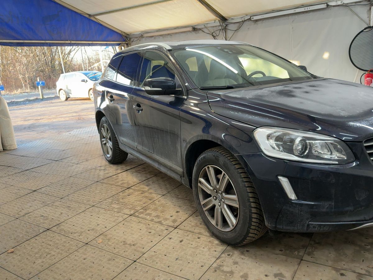 Volvo XC60 2017 — photo 13