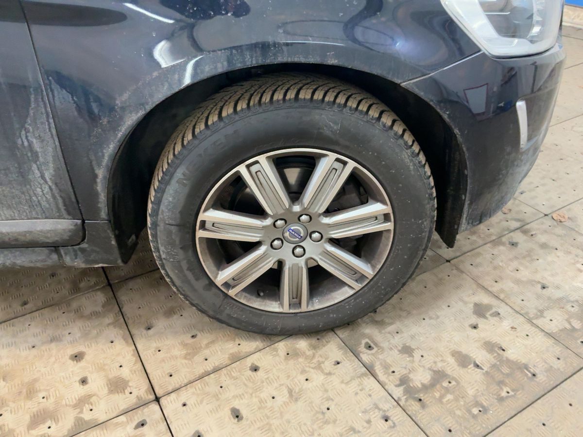 Volvo XC60 2017 — photo 12