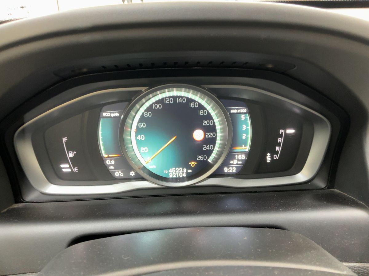 Volvo XC60 2017 — photo 19