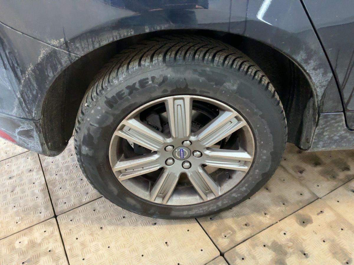 Volvo XC60 2017 — photo 10