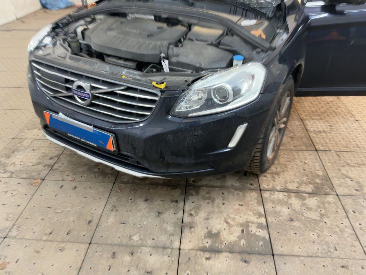 Volvo XC60 2017 — photo 22
