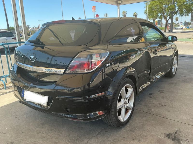 Opel Astra GTC 1.9 CDTI Sport — zdjęcie 2