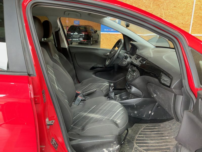 Opel Corsa 1.4 Color Edition 2015 – снимка 17