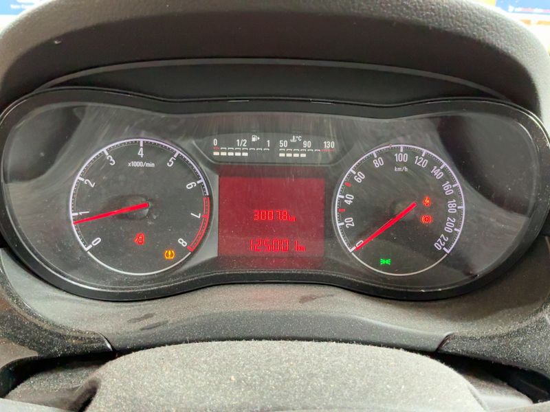 Opel Corsa 1.4 Color Edition 2015 – снимка 19