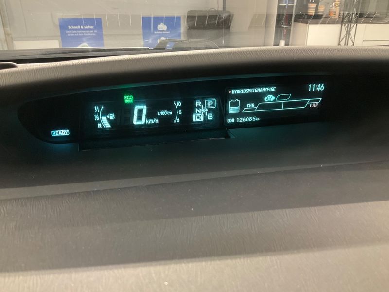 Toyota Prius 1.8 Life — zdjęcie 13