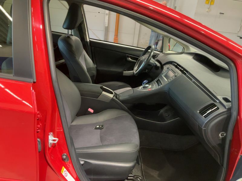 Toyota Prius 1.8 Life — zdjęcie 11