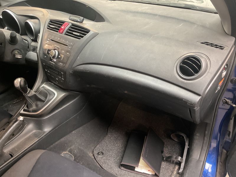 Honda Civic 1.4 Executive 2012 – снимка 26