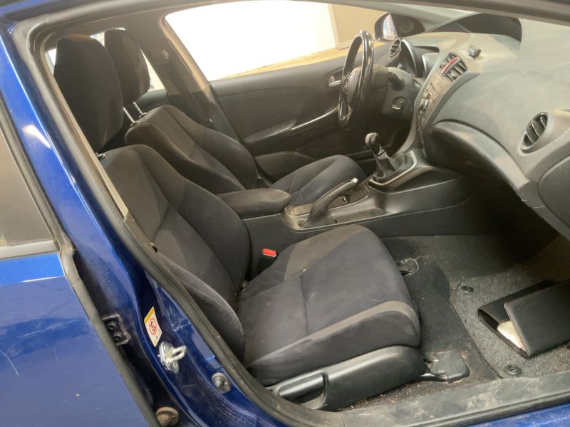 Honda Civic 1.4 Executive 2012 – снимка 16