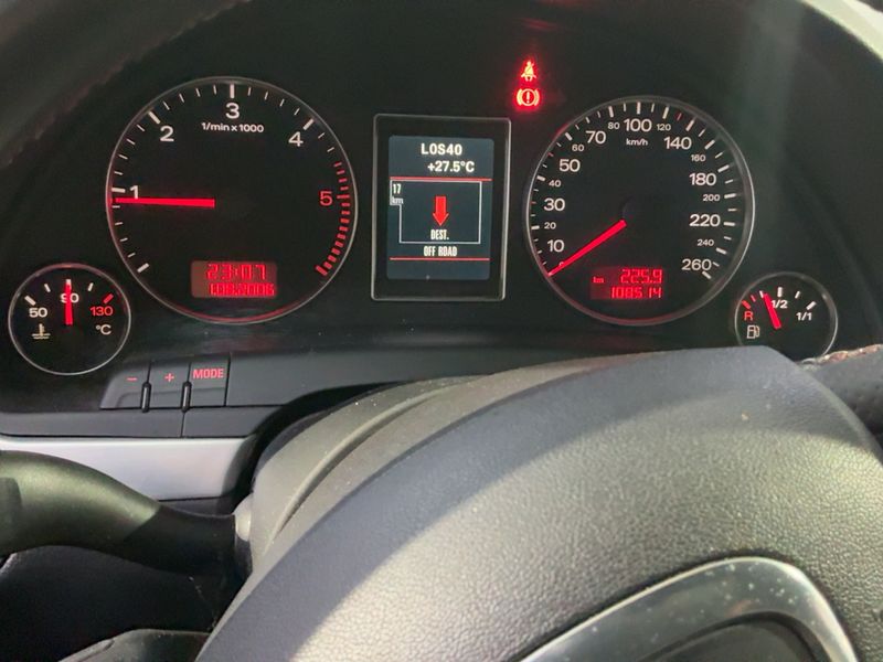 Audi A4 2.0 TDI — zdjęcie 13