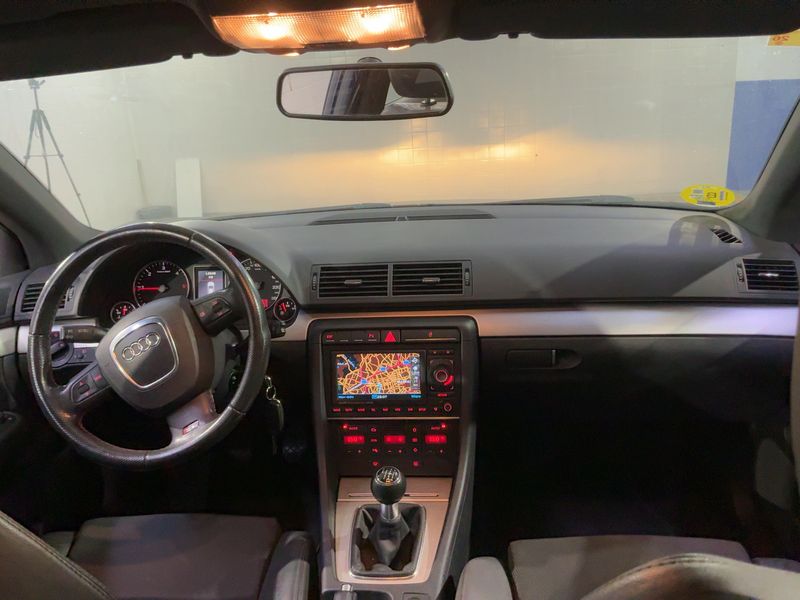 Audi A4 2.0 TDI — zdjęcie 12