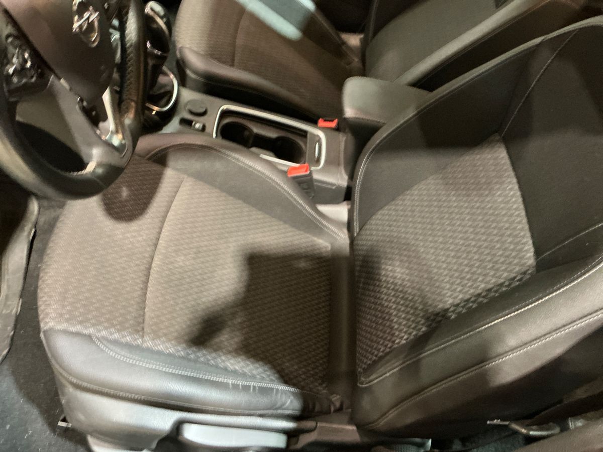 Opel Astra 2017 — photo 40
