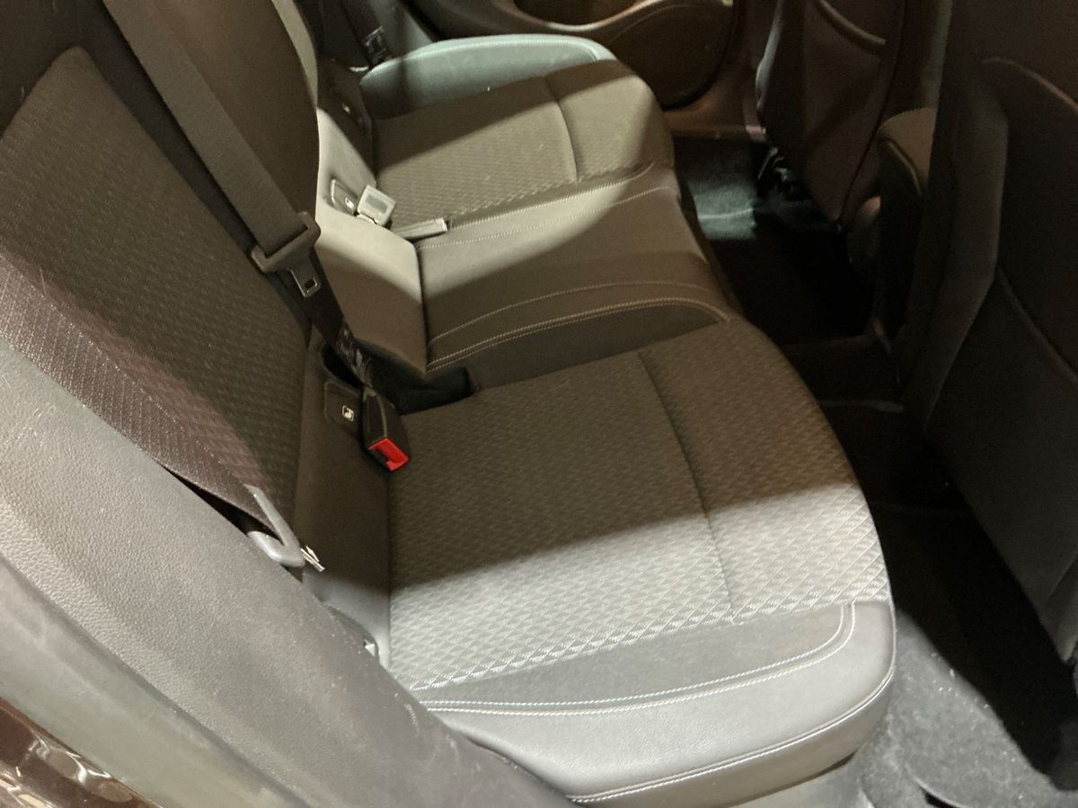 Opel Astra 2017 — photo 38
